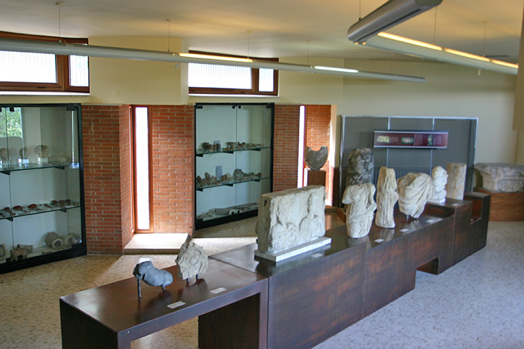 Museo Archeologico Nazionale "G.Carettoni" e Area Archeologica "Casinum"