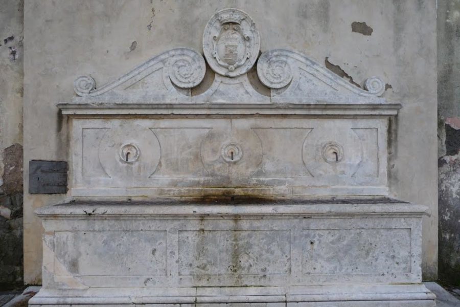 Fontana Porta San Pietro Alatri