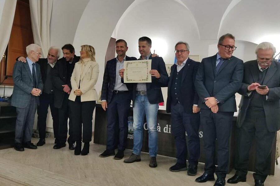 Lo scrittore Fernando Riccardi celebrato dall’Accademia ''Ora Et Labora''